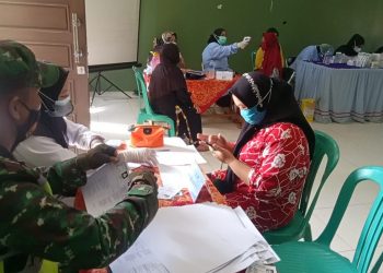 Tim Medis Puskesmas Surade Terus Gencarkan Pencapaian Target Vaksinasi Covid-19 dan Prokes