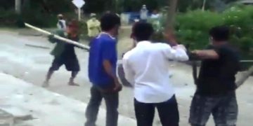 Sadis..! Terindikasi Covid-19 Seorang Pria Dipukuli Beramai-ramai