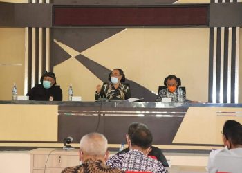 RAKOR SATGAS COVID 19, SEKDA EVALUASI KENAIKAN LEVEL DAN TEKANKAN TARGET VAKSINASI