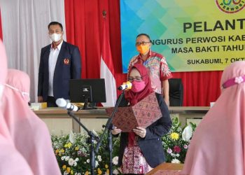 PERWOSI DILANTIK, WABUP MINTA BERSINERGI MEMASYARAKATKAN OLAHRAGA