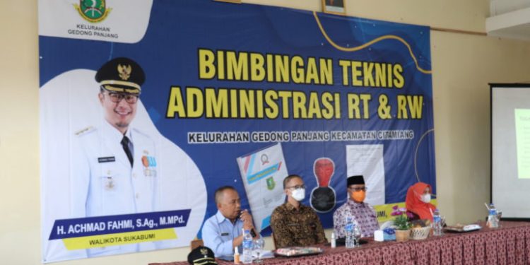 Walikota Sukabumi Pinta Ketua RT, RW dan Semua Unsur di Kelurahan Harus ikut Menyukseskan Vaksinasi