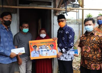 Walikota Sukabumi Serahkan Bantuan Program Udunan Online