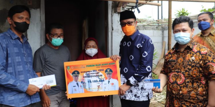 Walikota Sukabumi Serahkan Bantuan Program Udunan Online