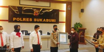 Dinilai Berhasil Dalam Penanganan Kasus Kekerasan Terhadap Anak, Kapolres Sukabumi Dianugerahi ‘Kak Seto Award’