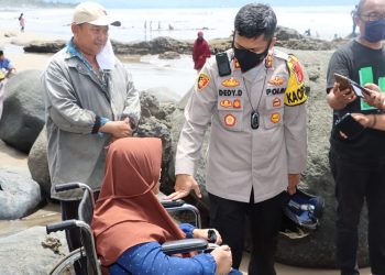 Senyum Bahagia Hasni Remaja Penyandang Disabilitas Saat Jumpa Kembali Kapolres Sukabumi