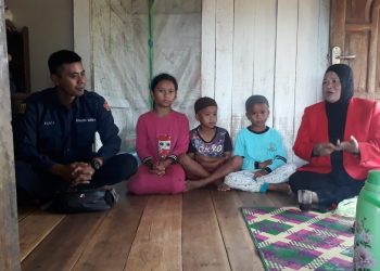 Anak Kembar Piatu di Ciemas Sukabumi, Mendapat Ibu Asuh