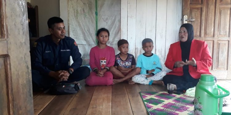 Anak Kembar Piatu di Ciemas Sukabumi, Mendapat Ibu Asuh