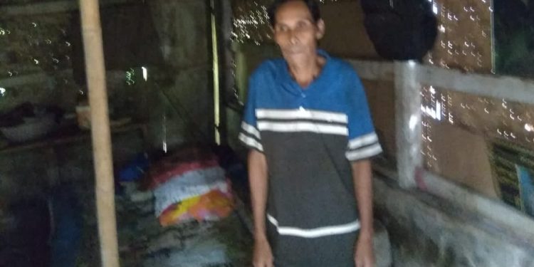 Mengandalkan Upah 20 ribu Sehari, Pria Tua di Sukabumi Jalani Sisa Hidup Bersama Gubuk Reyotnya