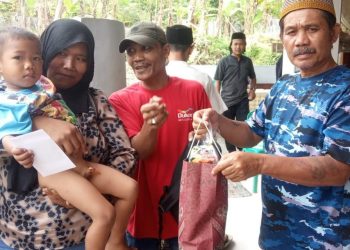 Albaqiatussolihat Rabiul Hadad Bersama GMC Gelar Bakti Sosial