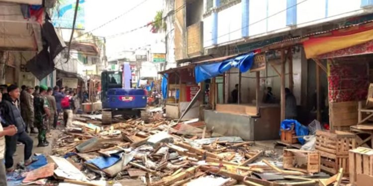 Pemkot Sukabumi Tertibkan Lapak PKL di 7 Titik Lokasi