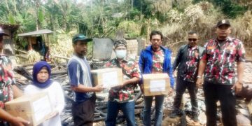 Peduli Kemanusian, MAC LMPI Kecamatan Cikembar Salurkan Bantuan Kepada Keluarga Korban Kebakaran