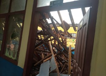 Akibat Gempa Atap Bangunan Sekolah di Ciemas Ambruk