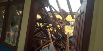Akibat Gempa Atap Bangunan Sekolah di Ciemas Ambruk