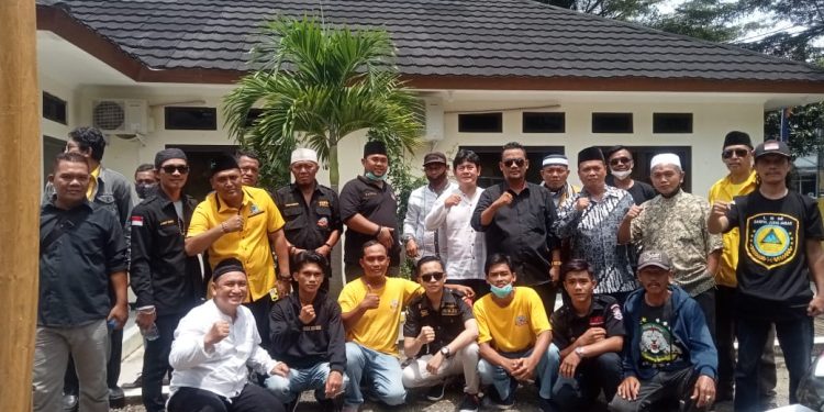 Peringati Isra’ Mi’raj, Keluarga Besar Golkar Sukabumi Santuni Anak Yatim