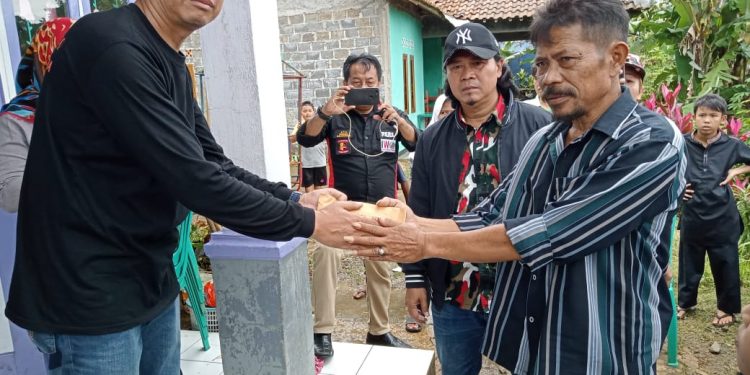 Peduli Korban Bencana Alam, MAC LMPI Kecamatan Nagrak Salurkan Bantuan