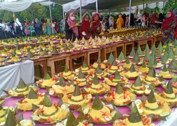 Tradisi Papajar di Desa Gunung Karamat Sukabumi, buat Rekor dengan Pembuatan 1000 Tumpeng