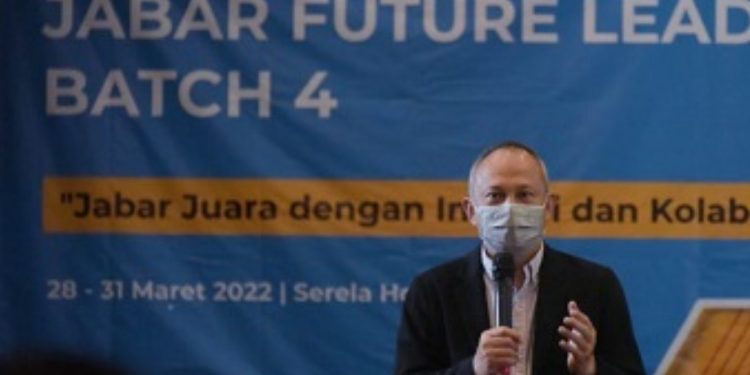 Sekda Jabar Setiawan Wangsaatmaja Beri  Pengarahan kepada 30 Peserta  Ajudan Milenial Jabar Future Leader