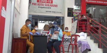 PMI dan Karang Taruna Kota Sukabumi Berbagi di Bulan Ramadan