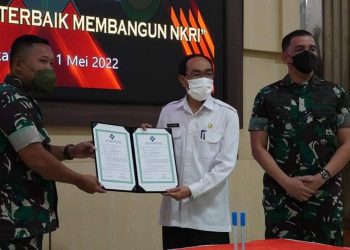 Sekda, Ade Suryaman Buka Acara TNI Manunggal Membangun Desa (TMMD) ke-113