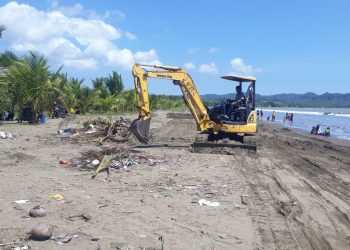 Panitia Syukuran Nelayan Pantai Palangpang ke-65, Siapkan Alat Berat untuk Bersihkan Pesisir Pantai