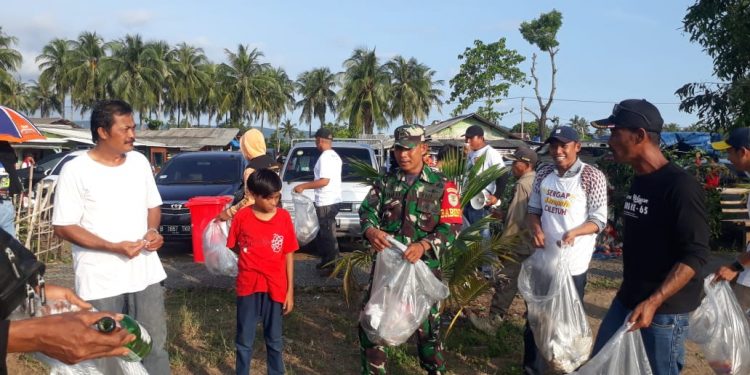 Giat Bersih di Pantai Palangpang, Ikatan Homestay Ciletuh Berhasil Kumpulkan 30 Karung Sampah Plastik