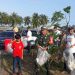 Giat Bersih di Pantai Palangpang, Ikatan Homestay Ciletuh Berhasil Kumpulkan 30 Karung Sampah Plastik