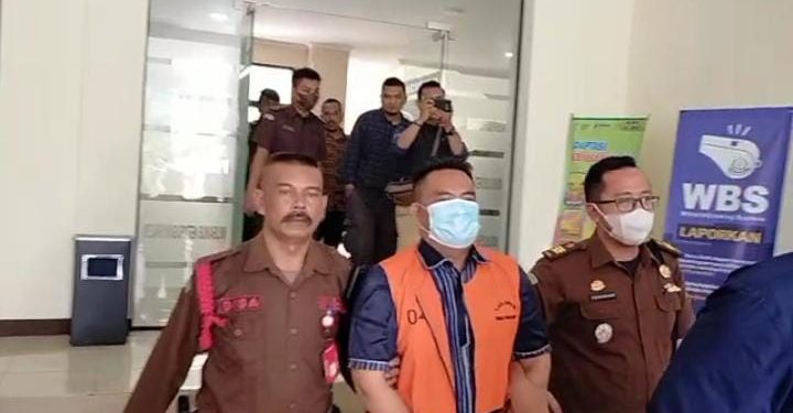 Kades Kabandungan Sukabumi Resmi Ditahan, dalam Dugaan Kasus Korupsi Keuangan TA 2019-2020