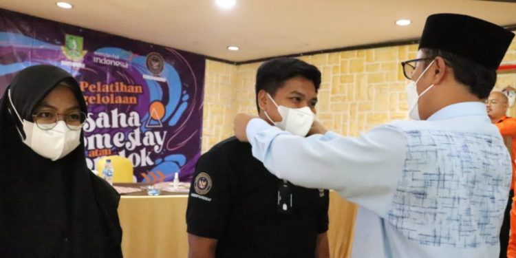 Wali Kota Sukabumi, Achmad Fahmi, membuka Pelatihan Pengelolaan Usaha Homestay