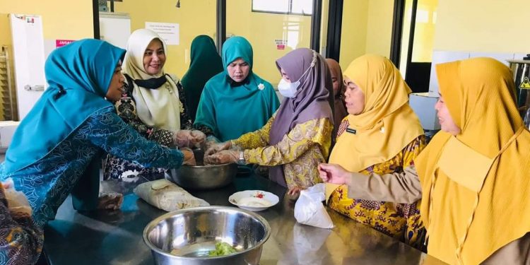 Dinas Perikanan Kabupaten Sukabumi Beri Pelatihan Pengolahan Dimsum dan Nugget ikan pada Pelaku UMKM