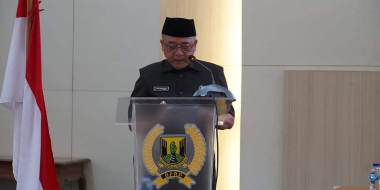 DPRD KABUPATEN SUKABUMI GELAR PARIPURNA TERKAIT DUA RAPERDA