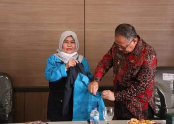 LEPAS KKN MAHASISWA STISIP WPM, WABUP MINTA SELARASKAN DENGAN PROGRAM KAB. SUKABUMI