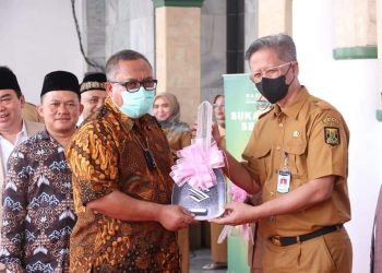 BAZNAS AWARD 2022, BUPATI “SANGAT KONTRIBUTIF TERHADAP PEMBANGUNAN DI KAB. SUKABUMI”