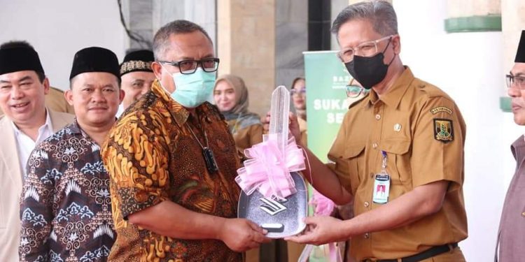 BAZNAS AWARD 2022, BUPATI “SANGAT KONTRIBUTIF TERHADAP PEMBANGUNAN DI KAB. SUKABUMI”