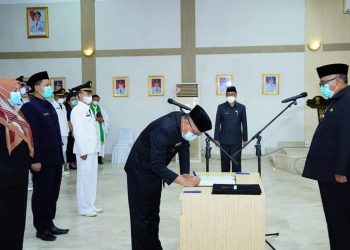 Bupati Sukabumi H. Marwan Hamami  Lantik dan Ambil Sumpah/Janji Jabatan Pejabat Pimpinan Tinggi Pratama Setingkat Eselon II