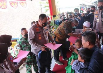 BUPATI DAMPINGI KAPOLDA JABAR PADA GIAT VAKSINASI, KHITANAN MASSAL DAN PEMBERIAN SANTUNAN