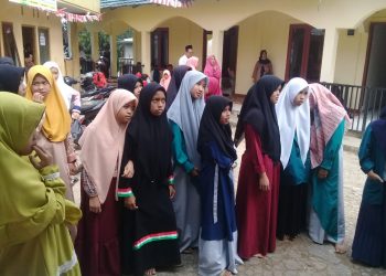 Komunitas Peduli Anak Yatim ( PAY )  Berikan Santunan Kepada  Yatim-Piatu  di Pondok Pesantren An-Nur Parakansalak