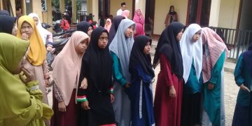Komunitas Peduli Anak Yatim ( PAY )  Berikan Santunan Kepada  Yatim-Piatu  di Pondok Pesantren An-Nur Parakansalak