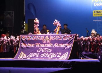PENUTUPAN SUKABUMI EXPO, BUPATI NOBAR WAYANG GOLEK BERSAMA MASYARAKAT