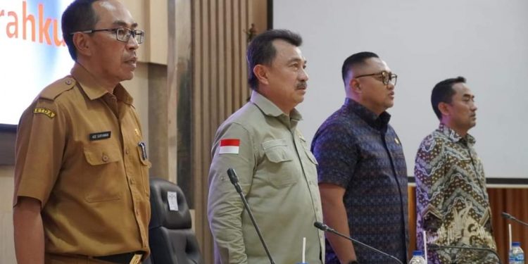 SEKDA DAN KOMISI V DPRD PROVINSI BAHAS PEMBANGUNAN UNIT SEKOLAH BARU