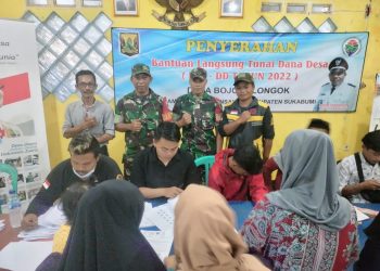 Danramil 0622-06 Pantau Langsung Pemberian Bansos Se-Kecamatan Parakansalak