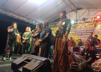 Sugi Magic dan Mr Romli Battle with Abah Jabrig di Puncak Acara HUT Kabupaten Sukabumi ke 152