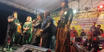 Sugi Magic dan Mr Romli Battle with Abah Jabrig di Puncak Acara HUT Kabupaten Sukabumi ke 152