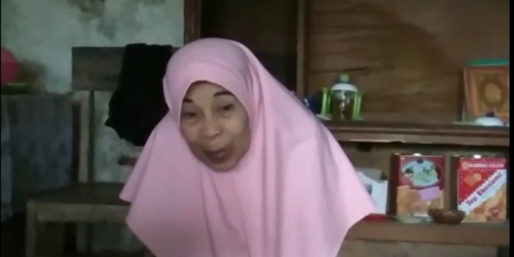 Senyum Sedih Janda Tua, Potret Nyata Sebuah Kehidupan di Sukabumi