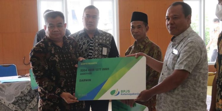 PAGUYUBAN LEMBAGA MASYARAKAT DESA HUTAN DIKUKUHKAN, FOKUS LESTARIKAN HUTAN DESA