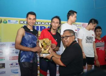 H. Marwan Hamami Tutup Tournamen Bulutangkis Bupati Cup 2022