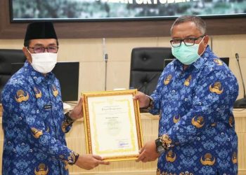 Pada Rapat Dinas, Bupati Sukabumi Terima Beberapa Penghargaan