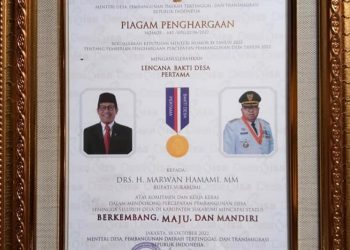 Bupati Sukabumi H. Marwan Hamami Raih Penghargaan Lencana Bhakti Desa Pertama