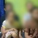 Kapolsek Cibadak Kirim Paket Sembako pada Keluarga Siswi SD yang Pingsan Saat Upacara