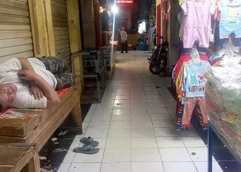 Makin Sepi Pembeli, Pedagang  Pakaian di Pasar Semi Modern Cibadak Terancam Gulung-Tikar Berjamaah