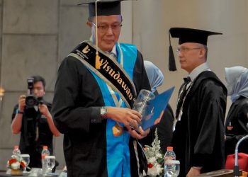 Raih Wisudawan Terbaik pada Program Magister, Ayep Zaki Siap Berkontribusi untuk Indonesia